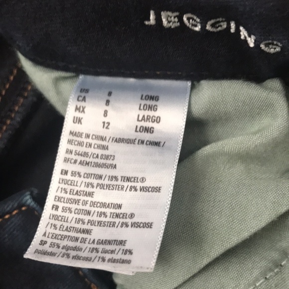 Size 8 American eagle dark blue jeans - Picture 3 of 3